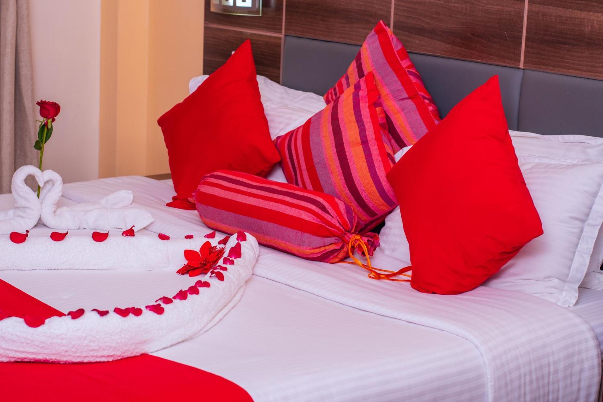 Buraha Zenoni Hotel And Resort ناكورو المظهر الخارجي الصورة