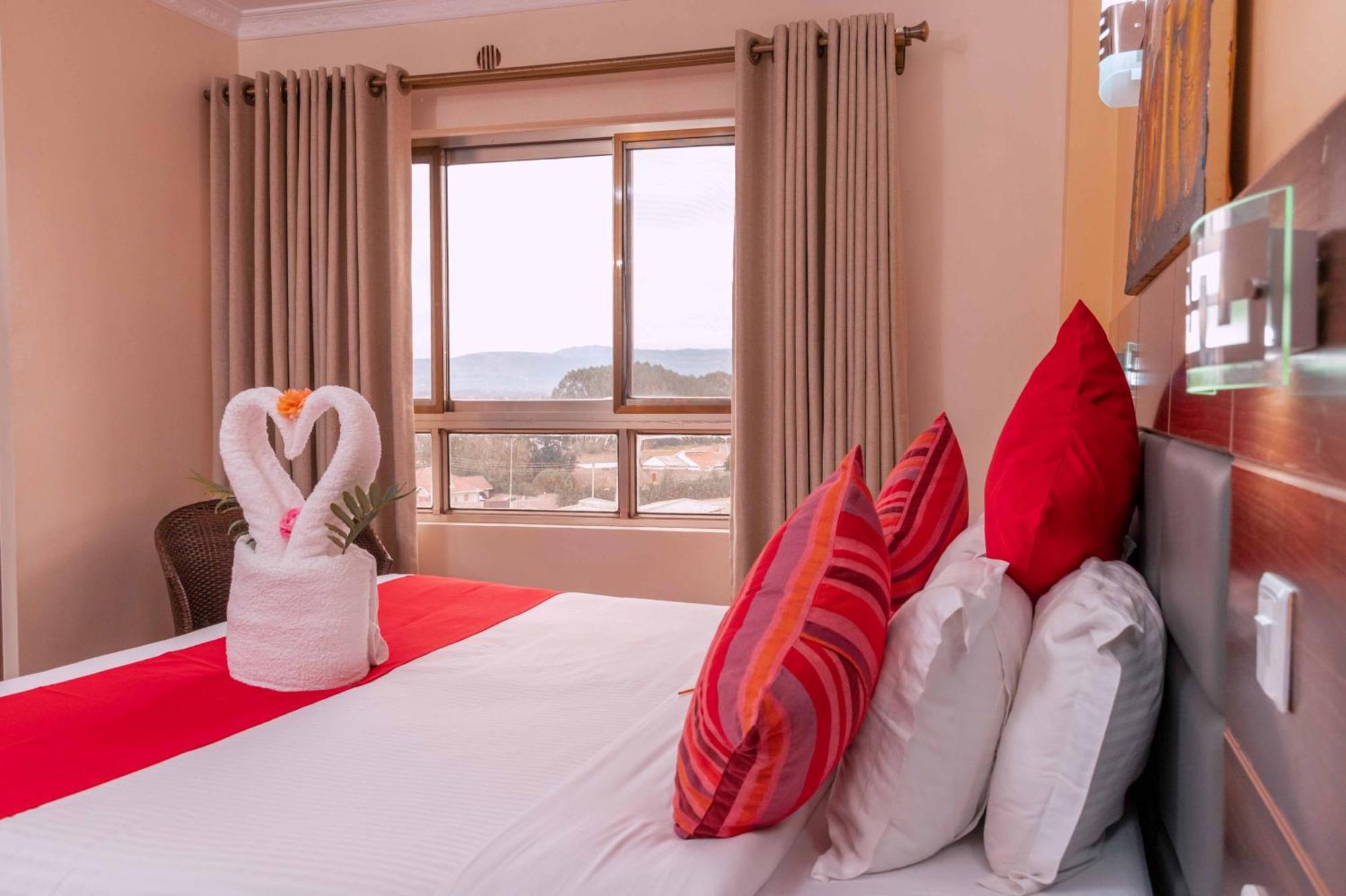 Buraha Zenoni Hotel And Resort ناكورو المظهر الخارجي الصورة