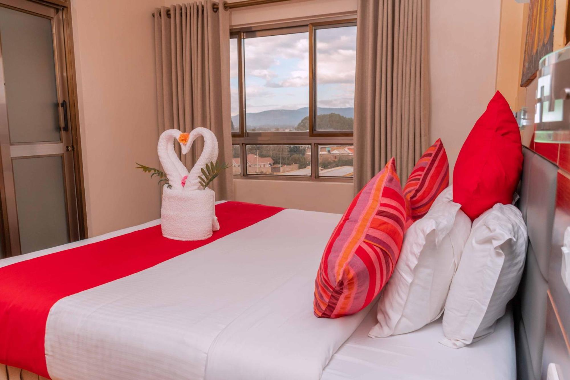 Buraha Zenoni Hotel And Resort ناكورو المظهر الخارجي الصورة