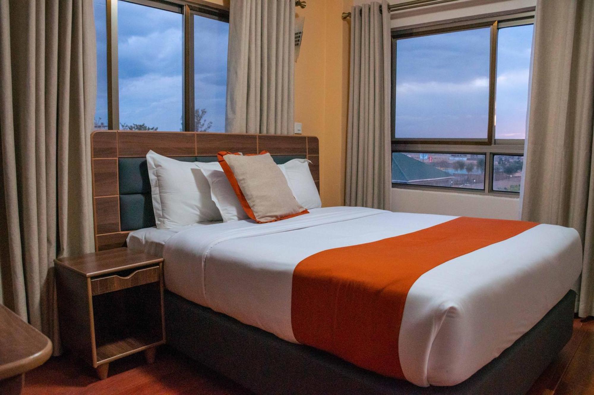 Buraha Zenoni Hotel And Resort ناكورو المظهر الخارجي الصورة