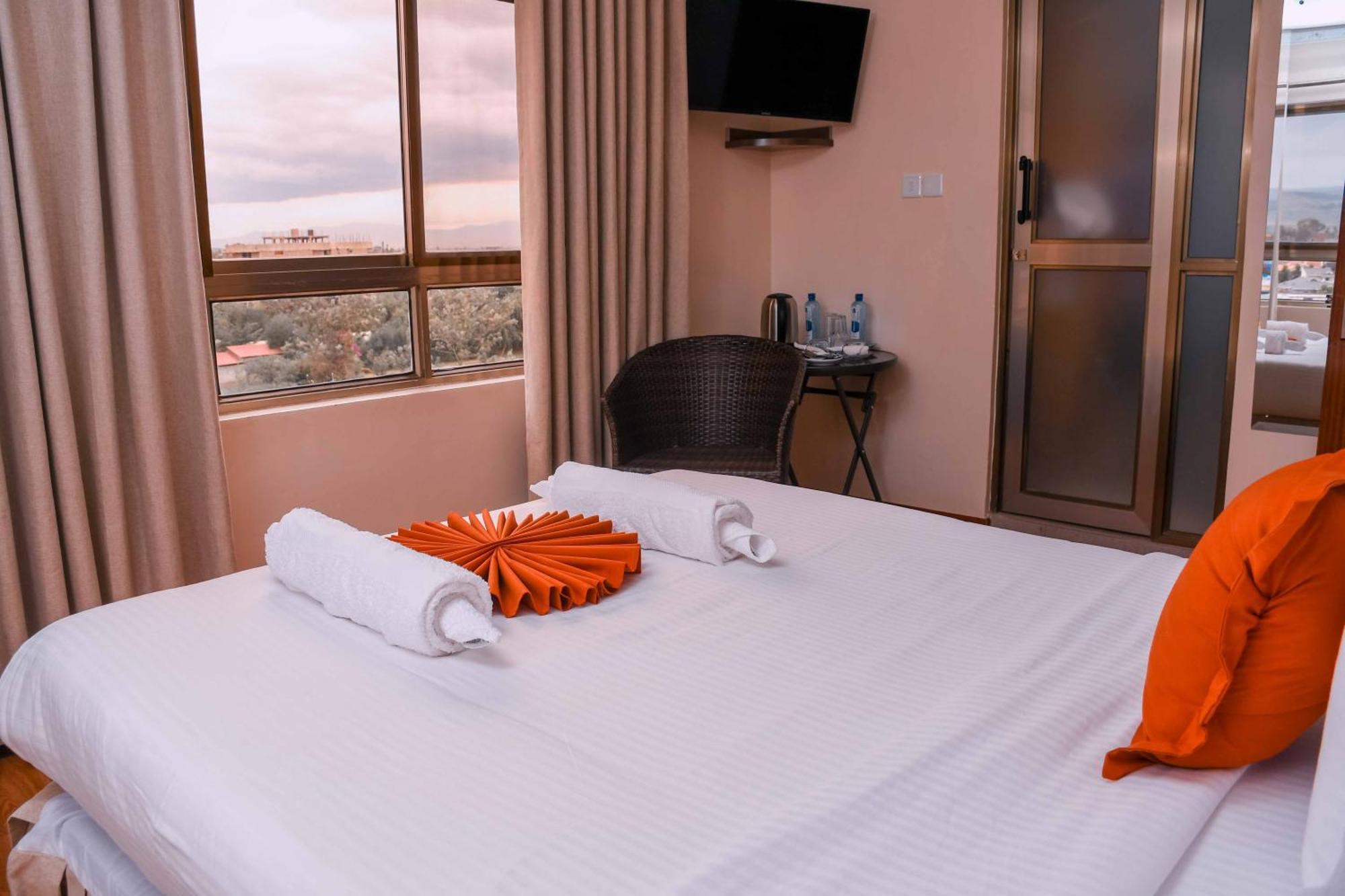 Buraha Zenoni Hotel And Resort ناكورو المظهر الخارجي الصورة