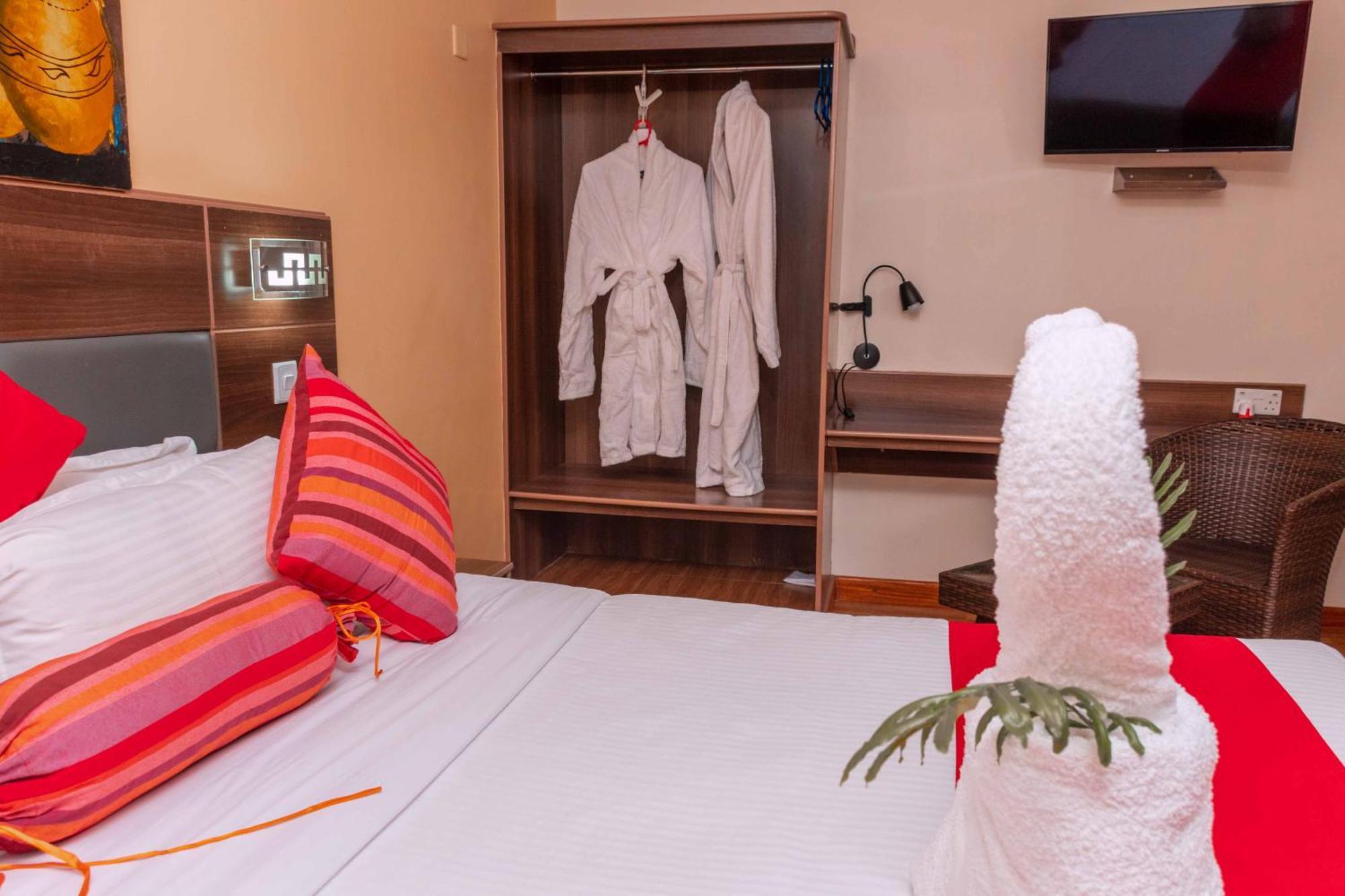 Buraha Zenoni Hotel And Resort ناكورو المظهر الخارجي الصورة