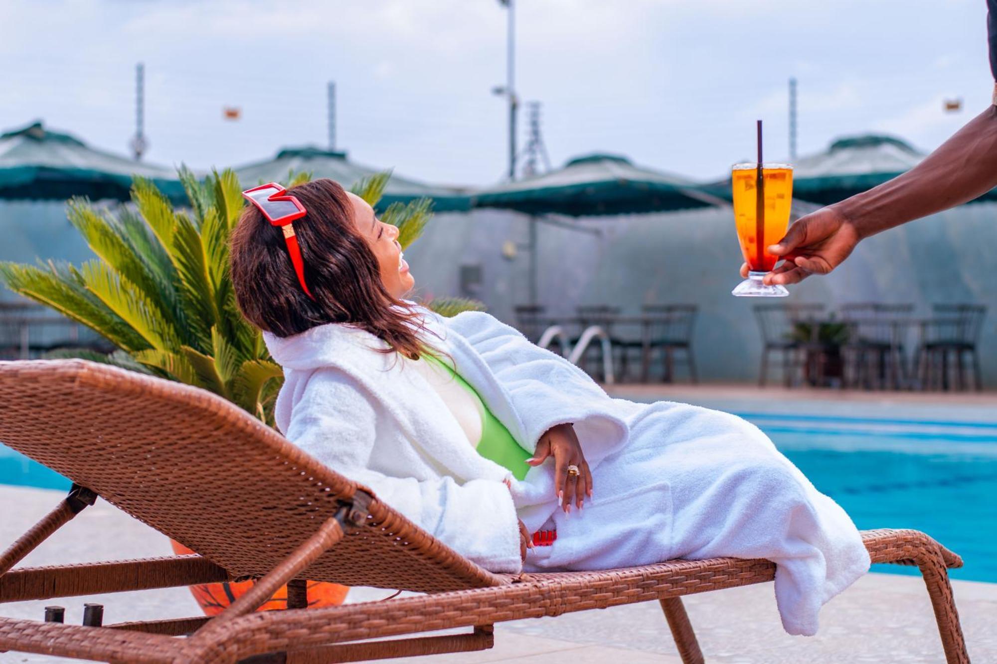 Buraha Zenoni Hotel And Resort ناكورو المظهر الخارجي الصورة